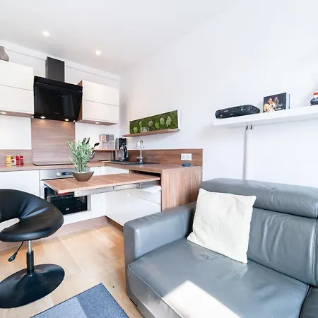 Superb Bright Apartment *